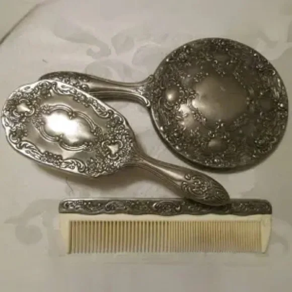 Vintage Victorian Silver Ornate Repousse’ Vanity Mirror, Brush, and Comb Set - Picture 2 of 16